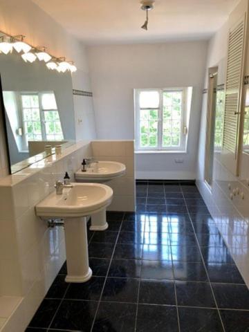 Villa Erbschloe 렘샤이트 외부 사진